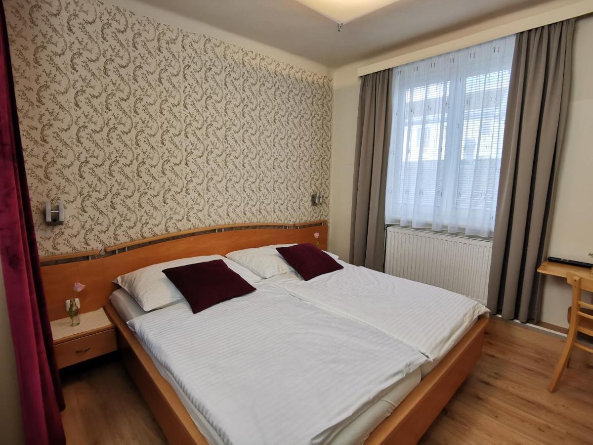 Hotel & Wirtshaus Hoedl-Kaplan Фельдбах Номер фото