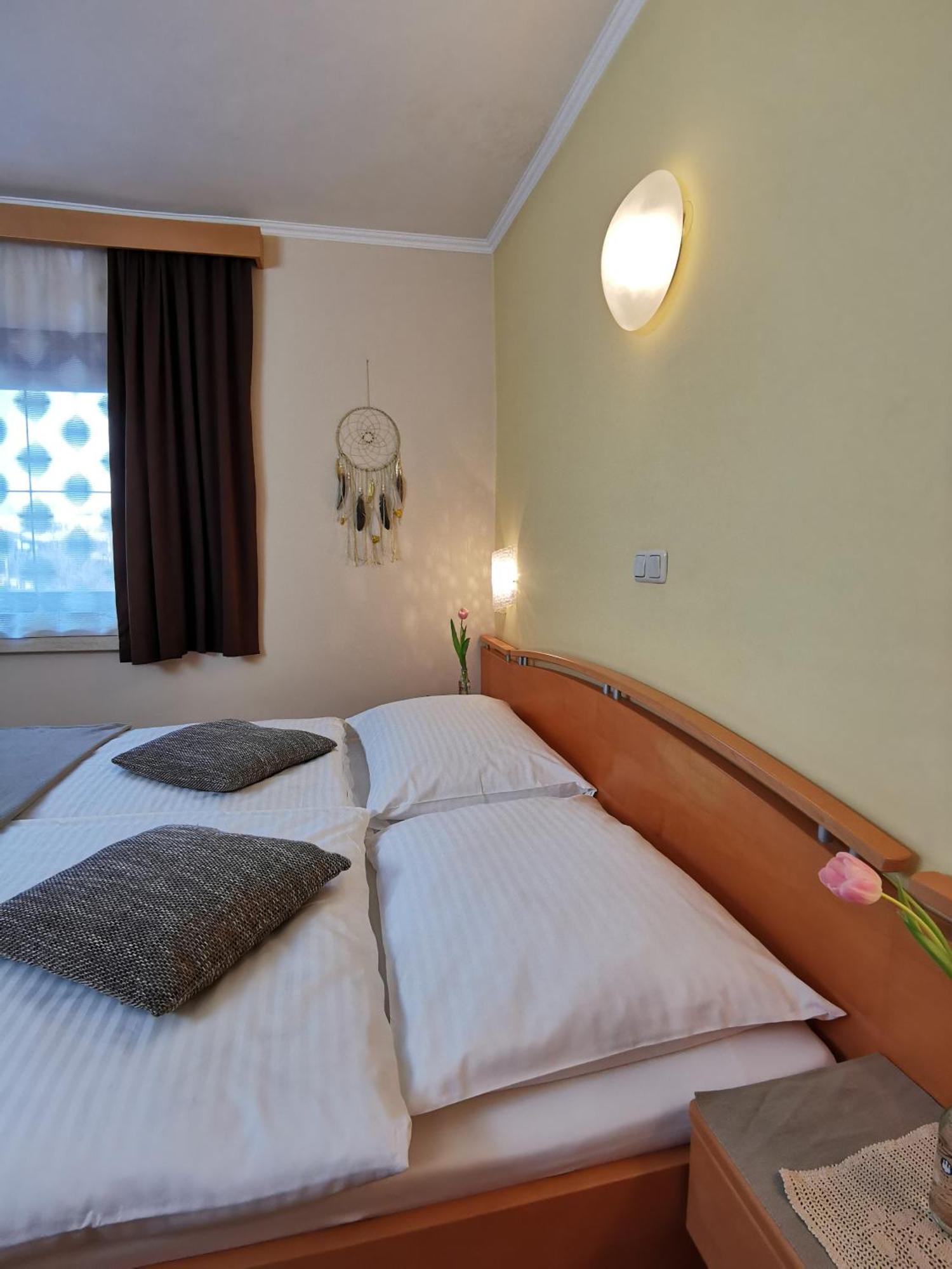 Hotel & Wirtshaus Hoedl-Kaplan Фельдбах Номер фото