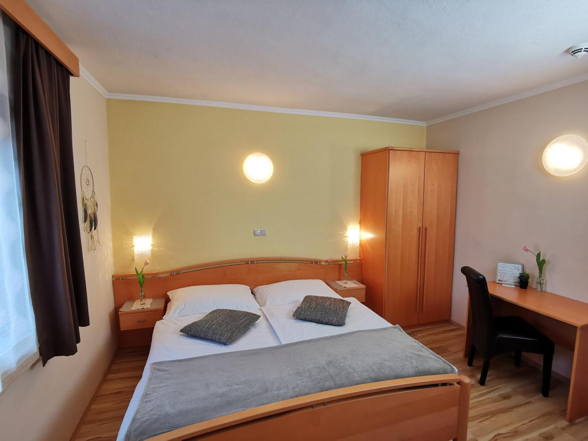 Hotel & Wirtshaus Hoedl-Kaplan Фельдбах Номер фото